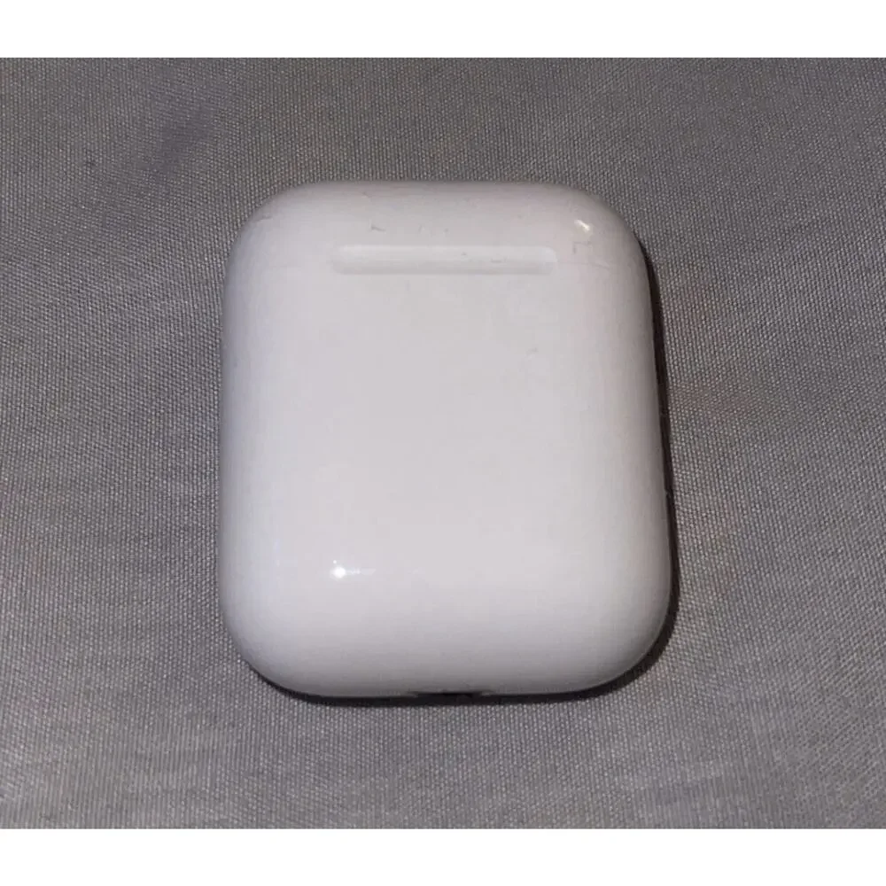 Apple White Wireless Earbuds Charging Case